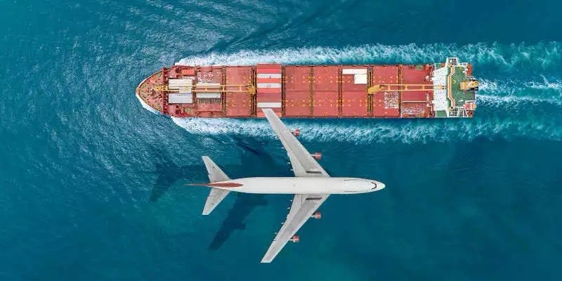 Air and sea freight operations